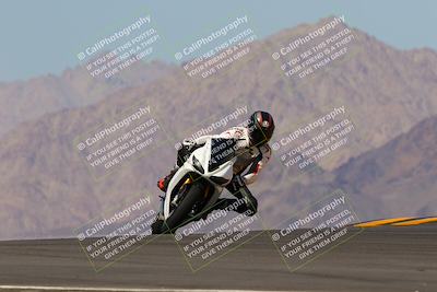 media/Oct-03-2022-Moto Forza (Mon) [[5f077a3730]]/Intermediate Group/Session 4 (Turn 9)/